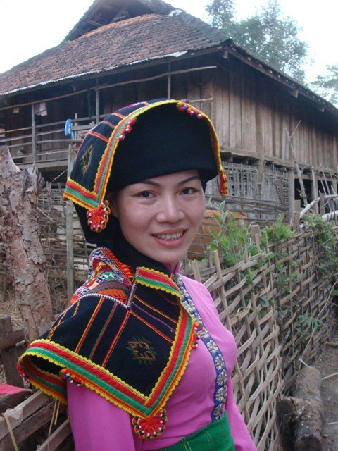 Vorstellung des Pieu-Schals der schwarzen Thai Frauen - ảnh 1