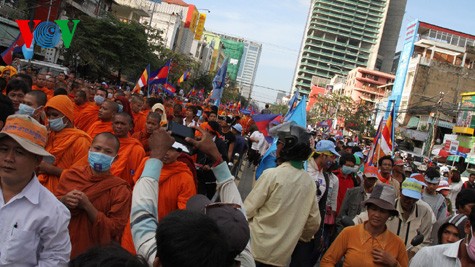 Die kambodschanische Regierung wirft der Opposition Verfassungswidrigkeit vor - ảnh 1