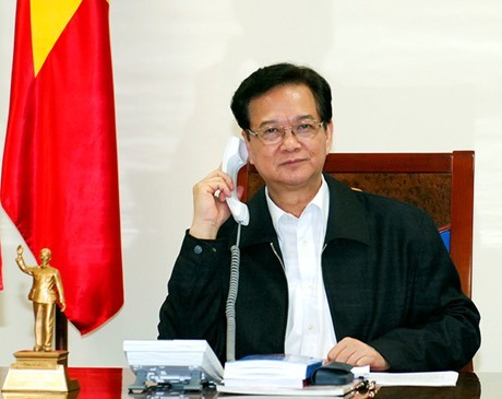 Premierminister Nguyen Tan Dung führt Telefongespräch mit dem Stabschef des Weißen Hauses - ảnh 1