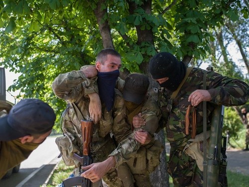 EU ruft Russland zur Kooperation bei der Beendigung der Gewalt in der Ostukraine auf - ảnh 1