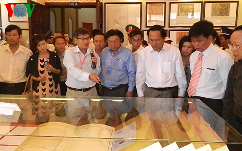 Ausstellung über die Hoang Sa und Truong Sa-Inselgruppe: historische und gesetzliche Beweise - ảnh 1