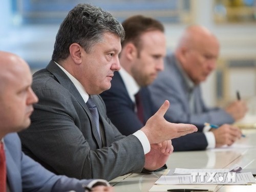 Die Ukraine löst das Parlament auf - ảnh 1