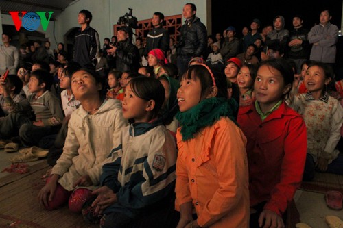  Die Kinder in Vietnam feiern Mittherbstfest - ảnh 2