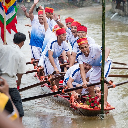 Bootsrennen im Dorf Hanh Thien - ảnh 12
