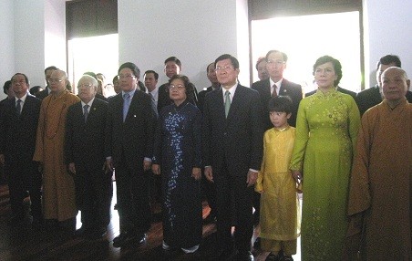 Staatspräsident besucht das Denkmal der Hung-Könige - ảnh 1