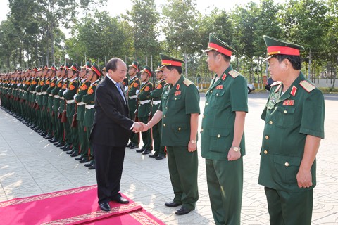 Vize-Premierminister Nguyen Xuan Phuc: die Kooperation der Gebiete soll verstärkt werden - ảnh 1