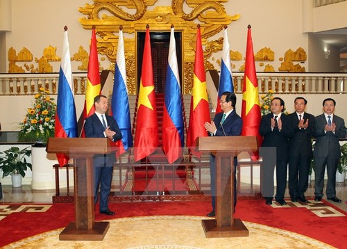 Internationale Presse schätzt den Besuch des russischen Premierministers in Vietnam hoch ein - ảnh 1