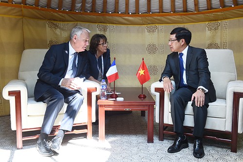 ASEM: die bilateralen Gespräche des Vize-Premierministers Pham Binh Minh - ảnh 1