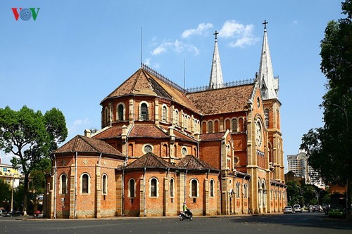 Die einzigartige Architektur der Kirchen im ganzen Land - ảnh 11
