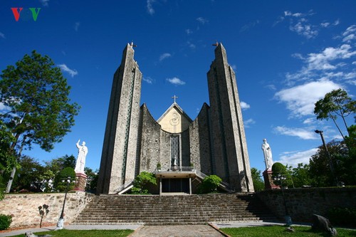 Die einzigartige Architektur der Kirchen im ganzen Land - ảnh 7