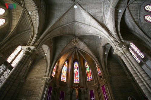 Die einzigartige Architektur der Kirchen im ganzen Land - ảnh 9