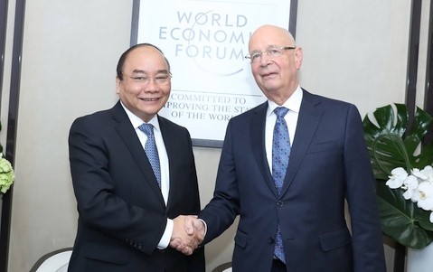 Premierminister Nguyen Xuan Phuc nimmt an Aktivitäten des Weltwirtschaftsforums in Davos teil - ảnh 1