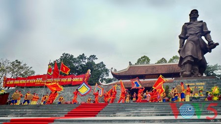Dong Da-Hügelfest: Darstellung des historischen Kampfes gegen die Eroberung - ảnh 15