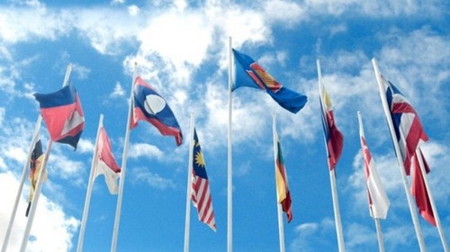 Verabschiedung des 3. Protokolls für das geänderte umfassende Investitionsabkommen der ASEAN - ảnh 1