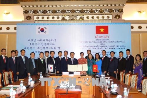 Ho Chi Minh Stadt und die südkoreanische Stadt Busan fördern die Freundschaft und Zusammenarbeit - ảnh 1