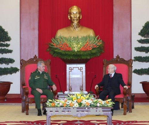 KPV-Generalsekretär Nguyen Phu Trong empfängt den russischen Verteidigungsminister  - ảnh 1