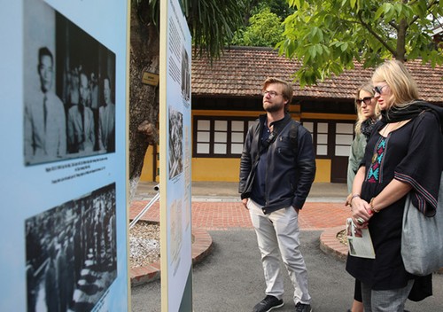 Ausstellung der Serie von Dekrete des Präsidenten Ho Chi Minh - ảnh 1