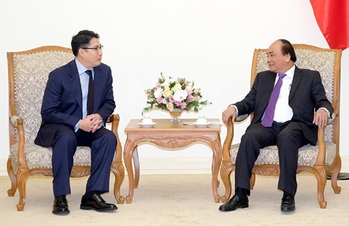 Premierminister Nguyen Xuan Phuc empfängt den FIFA-Präsident Gianni Infantino - ảnh 2