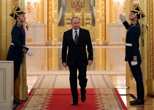 Präsident Wladimir Putin hat großen Vorsprung bei Umfrage vor den Wahlen - ảnh 1