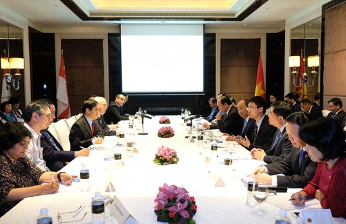 Premierminister: Vietnam arbeitet die Strategie zur Umsetzung der 4. Industriellen Revolution aus - ảnh 1