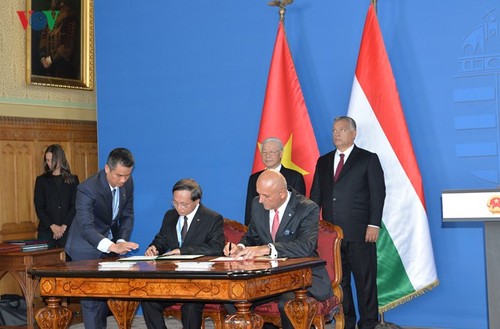 Die Beziehungen zwischen Vietnam und Ungarn auf „umfassende Partnerschaft” heben - ảnh 1