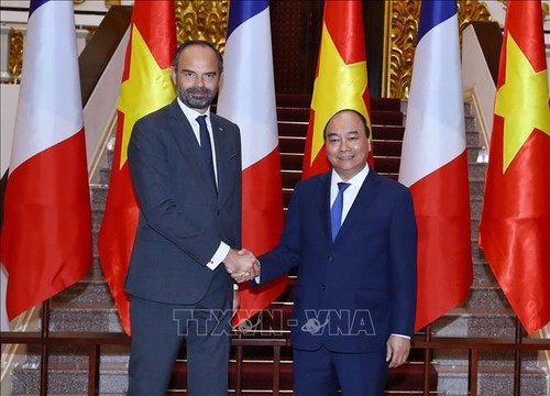 Der Besuch von Edouard Philippe in Vietnam steht in Schlagzeilen der französischen Medien - ảnh 1