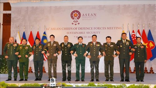 Erfolgreiche Konferenz der ASEAN-Kommandeure  - ảnh 1