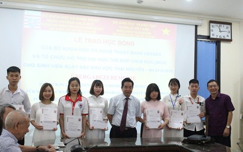 Hessen-Stipendien für 21 ausgezeichnete vietnamesische Studenten - ảnh 1