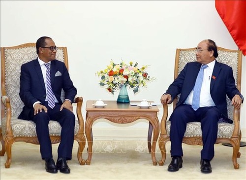 Premierminister Nguyen Xuan Phuc empfängt den Außenminister Osttimors - ảnh 1