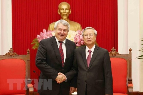 Verstärkung der Freundschaft und der Zusammenarbeit zwischen Vietnam und Tschechien - ảnh 1