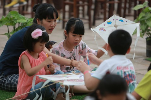 Sommerferien der Kinder im Literaturtempel in Hanoi - ảnh 3