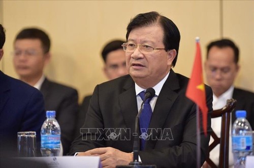 Vize-Premierminister Trinh Dinh Dung besucht Tansania - ảnh 1