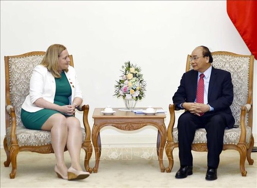 Premierminister Nguyen Xuan Phuc empfängt die irländische Botschafterin - ảnh 1