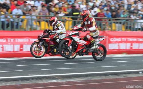 Das landesweite Motorradrennen in Can Tho - ảnh 1