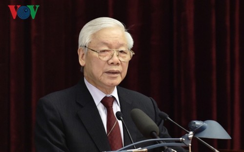 Die vietnamesischen Spitzenpolitiker beglückwünschen zum 70. Nationalfeiertag Chinas - ảnh 1