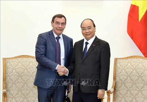 Premierminister Nguyen Xuan Phuc empfängt den Leiter der russischen Behörde für Korruptionsbekämpfung - ảnh 1