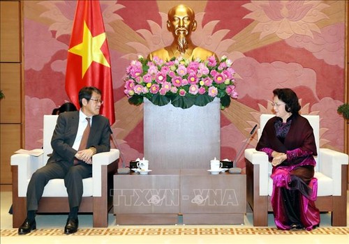 Parlamentspräsidentin Nguyen Thi Kim Ngan empfängt den japanischen Botschafter - ảnh 1