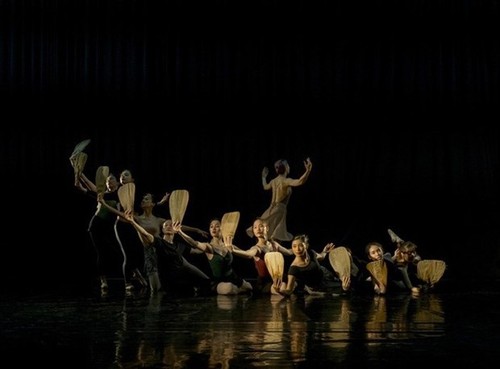 Vietnamesische Künstler bringen das Versepos „das Mädchen Kieu” auf Ballett-Bühne - ảnh 1