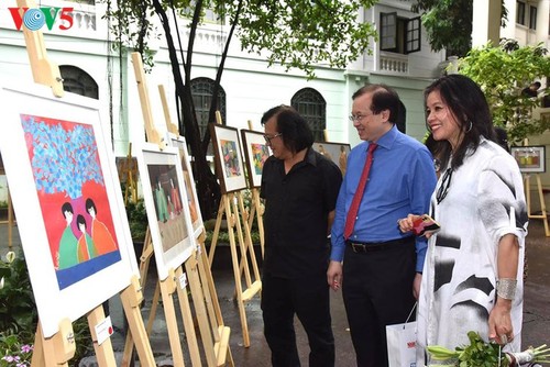 Ausstellung der Bilder der vietnamesischen Maler während der sozialen Distanzierung - ảnh 7