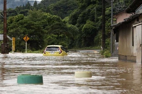 Hochwasser in mehreren Provinzen in Japan und China - ảnh 1
