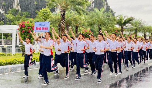 Quang Ninh veranstaltet den olympischen Tag des Laufens  - ảnh 1