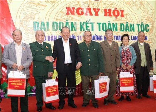 Vize-Premierminister Truong Hoa Binh nimmt am Fest für Nationalsolidarität in der Provinz Lang Son teil - ảnh 1