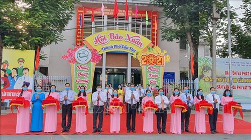 Das Zeitungsfest zum Jahr des Büffels in den Provinzen - ảnh 1