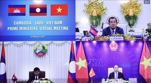 Premierminister Vietnams, Laos und Kambodschas führen virtuelles Dialog - ảnh 1
