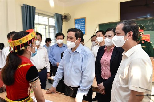 Premierminister Pham Minh Chinh: Bildung steht im Mittelpunkt der Politik des Landes - ảnh 1