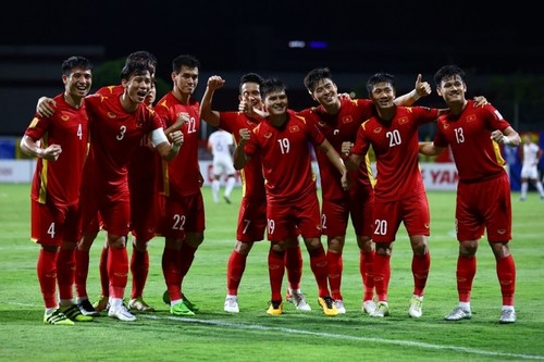 Vietnam wird auf Thailand im Halbfinale im AFF Cup in Singapur treffen - ảnh 1