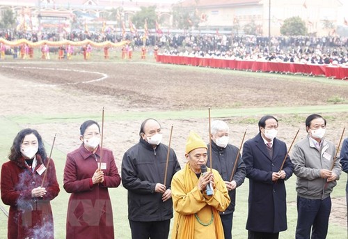 Staatspräsident Nguyen Xuan Phuc fordert den Einsatz aller Ressourcen für die Agrarwirtschaft  - ảnh 1