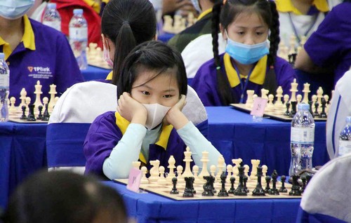 Mehr als 300 Spielerinnen und Spieler beteiligen sich an der Schachmeisterschaft TPBank - ảnh 1