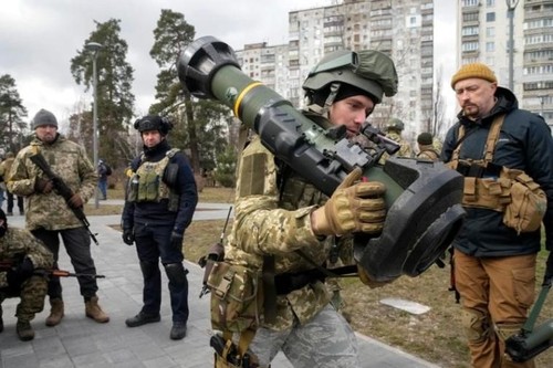 EU kündigt weitere 500 Millionen Euro für Militärhilfe für die Ukraine an - ảnh 1