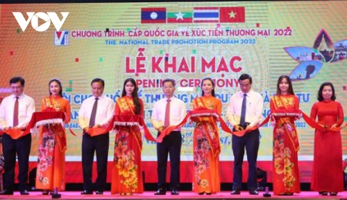 Eröffnung der internationalen Handels- und Tourismusmesse der Ostwestkorridor  - ảnh 1